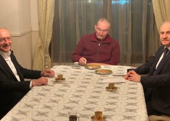 CHP lideri Kılıçdaroğlu, Deniz Baykal’ı ziyaret etti