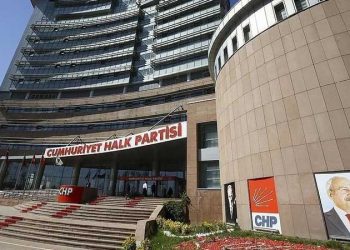 CHP'de adaylık için istifa eden il başkanları sayısı 25'i geçti