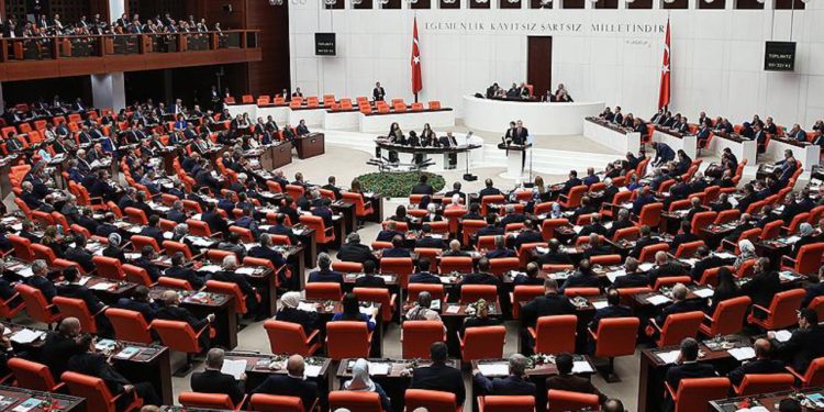 CHP'den 17-25 Aralık teklifi: 'Yolsuzluk ve Rüşvetle Mücadele Haftası' olsun