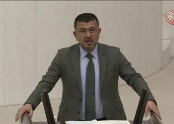 CHP'li Ağbaba'dan AKP'li vekile: Sen reisten gizli gizli Marlboro’yı iç, tütününe yasak getir