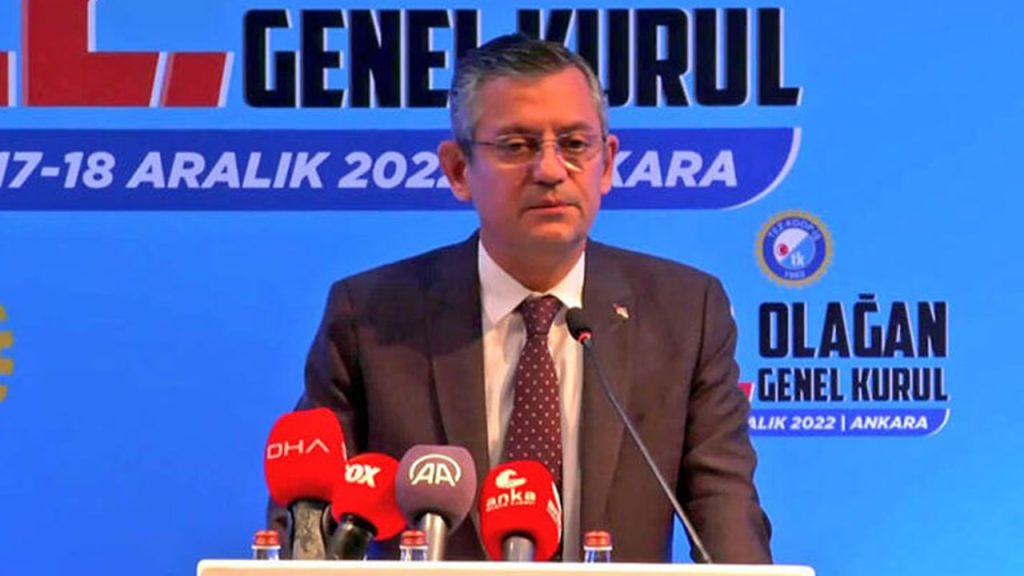 CHP'li Özel'den Türk-İş'in asgari ücret teklifine tepki: '10 bin 128 liralık rakamı 'olmazsa olmaz' olarak görüyoruz'