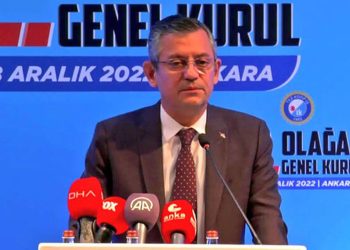 CHP'li Özel'den Türk-İş'in asgari ücret teklifine tepki: '10 bin 128 liralık rakamı 'olmazsa olmaz' olarak görüyoruz'