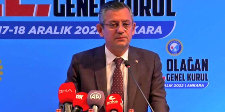 CHP'li Özel'den Türk-İş'in asgari ücret teklifine tepki: '10 bin 128 liralık rakamı 'olmazsa olmaz' olarak görüyoruz'