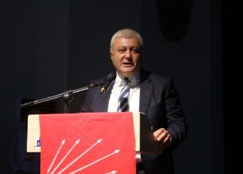 CHP'li Özkan: Ne yaparsa yapsınlar masa dağılmıyor