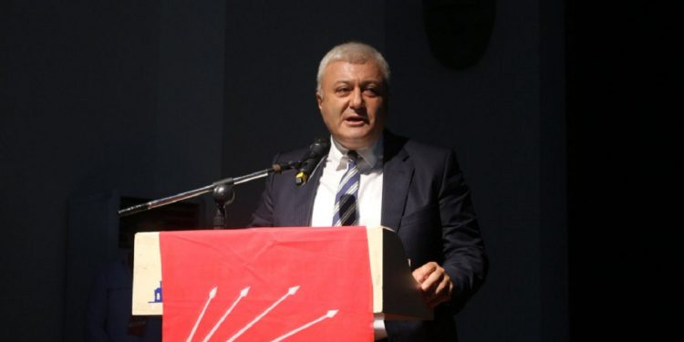 CHP'li Özkan: Ne yaparsa yapsınlar masa dağılmıyor