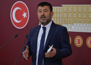 CHP'li Veli Ağababa: Asgari ücretle saray hırsızlığa göz yummuş,  ortak olmuştur