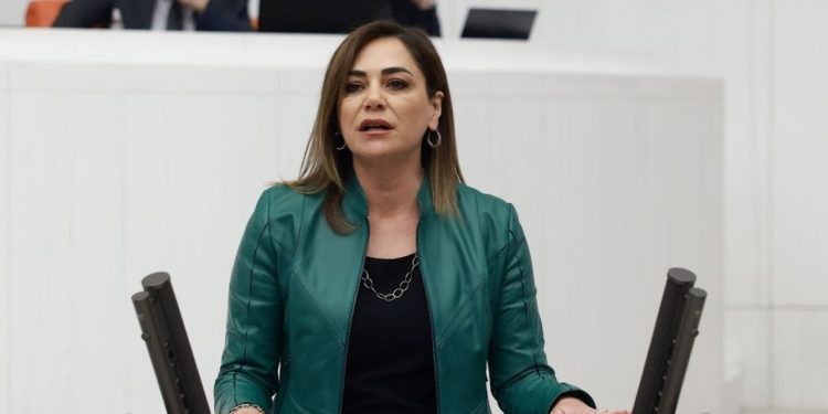 CHP'li Yüceer:  'Çocuk tecavüzcüsüyle evlenebilir' önergesini getiren siz değil misiniz?