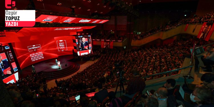 CHP'nin 'İkinci Yüzyıl' toplantısı: 'Koltuk kaygısı'yla başladı, 'İktidar iktidar iktidar!' sloganıyla sürdü