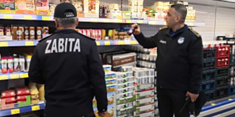 Çankırı'da iki zincir market kapatıldı