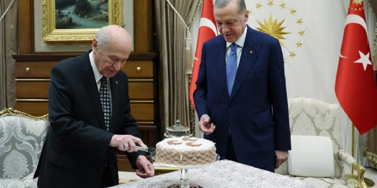 Canlı yayında çarpıcı kulis: Erdoğan ve Bahçeli seçim tarihini belirledi!