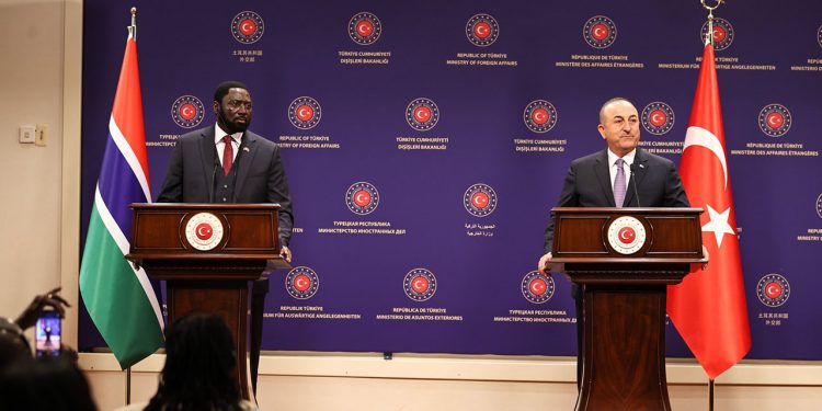 Çavuşoğlu, Keneş’i iade etmeyen İsveç’i eleştirdi, ‘kardeş Gambiya’yı övdü