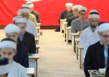 Cemaat vakfına iki bakanlıktan destek