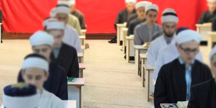 Cemaat vakfına iki bakanlıktan destek