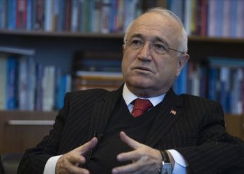 Cemil Çiçek: Tarikatların para kaynakları denetlenmeli