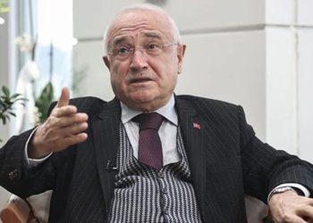 Cemil Çiçek'ten İmamoğlu kararına eleştiri: Hukukiliği inandırıcı değil