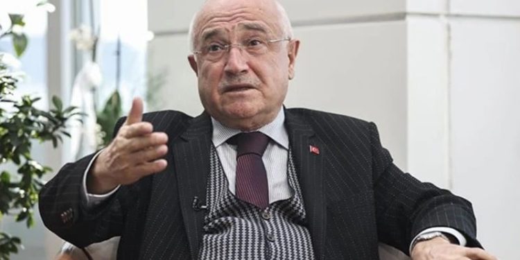 Cemil Çiçek'ten İmamoğlu kararına eleştiri: Hukukiliği inandırıcı değil