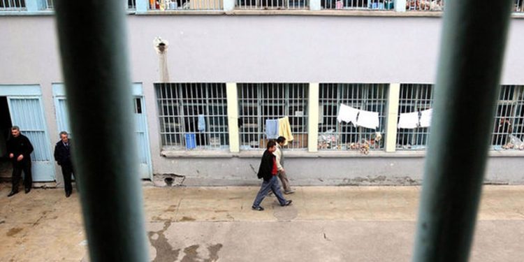 Cezaevi yemek bedeli 1 günde iptal edildi!