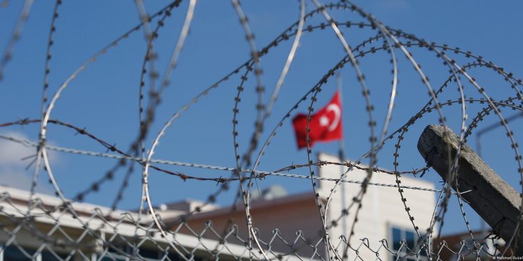 Cezaevlerinde hasta mahpuslar neden yaşanıyor?