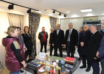 Çift maaşlı bakan yardımcısından kiradan dert yanan esnafa dua: ‘İnşallah mülkünü alırsınız’
