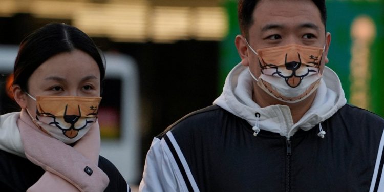 Çin: Hafif ve asemptomatik vakalar artık evlerinde karantinaya girecek