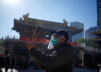 Çin, ülke dışından gelenlere Covid-19 kısıtlamalarını kaldırdı