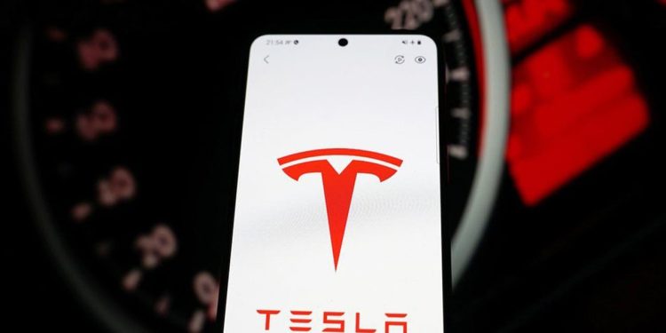 Çin'de satılan 435 bin aracını geri çağırdı: 'Model 3' ve 'Model Y' araçlarda yazılım hatası bulundu