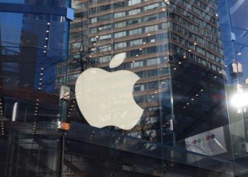 Apple ve Tesla hisseleri Çin'deki Covid vakaları nedeniyle üretimdeki azalma ve tedarikte yaşanan gecikmeler nedeniyle düşüş yaşıyor.