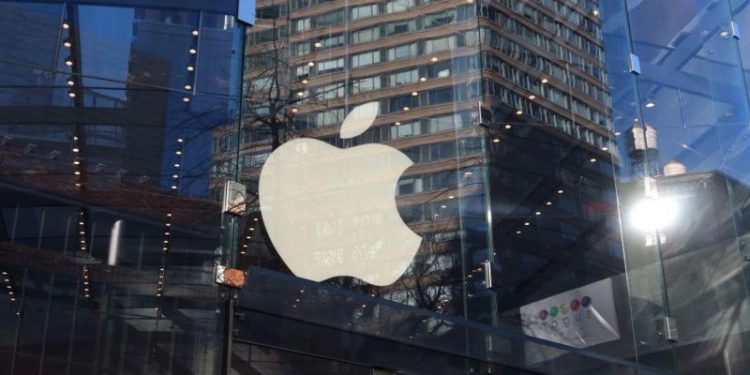 Apple ve Tesla hisseleri Çin'deki Covid vakaları nedeniyle üretimdeki azalma ve tedarikte yaşanan gecikmeler nedeniyle düşüş yaşıyor.