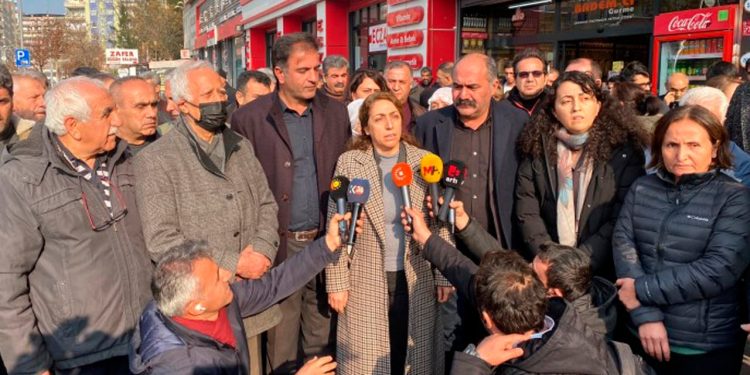 DBP Eş Genel Başkanı Aydeniz: Bu siyasi darbe operasyonları da elbet boşa çıkacaktır