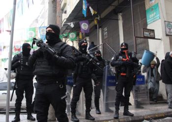 DBP Genel Merkezi’ne polis baskını: Çok sayıda gözaltı var