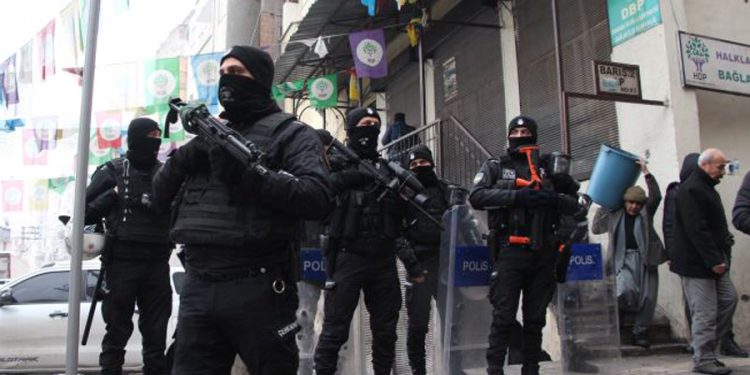 DBP Genel Merkezi’ne polis baskını: Çok sayıda gözaltı var