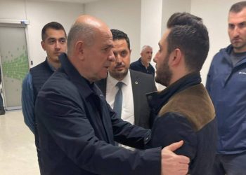 DEVA Partililere bıçaklı saldırı: 2 yaralı