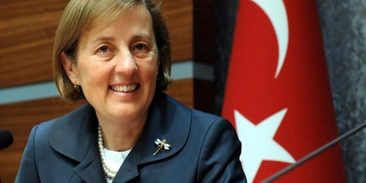 DEVA sosyal politikalarını Aliye Kavaf ile açıkladı: 'Eşcinsellik hastalıktır' demişti