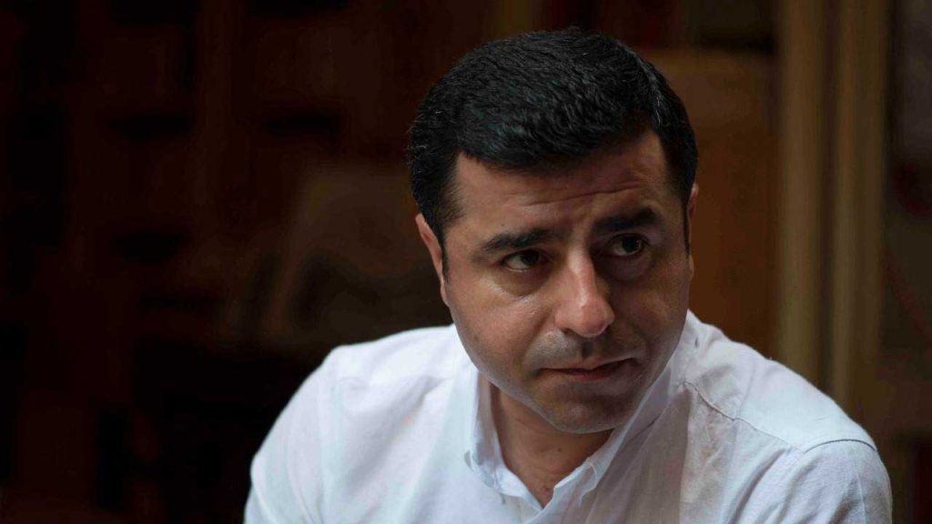 Demirtaş: Öcalan'In yerine geçme teklifi siyaseten de ahlaken de uygunsuzdu