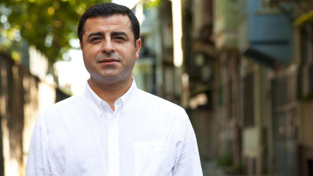 Demirtaş: Savcı, Erdoğan'ın avukatı gibi davranıyor