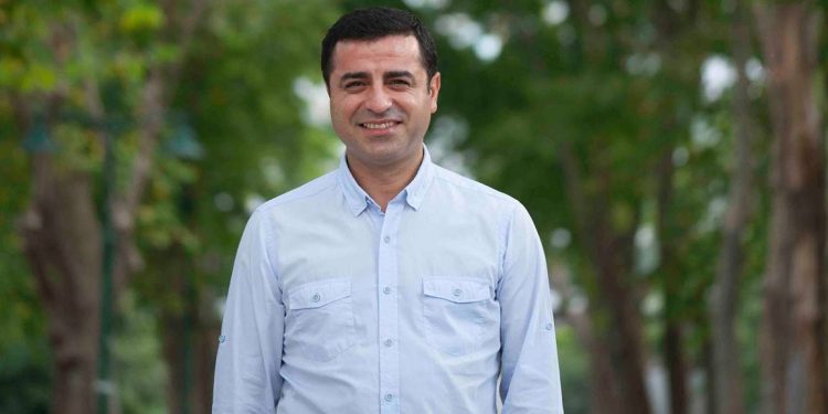 Demirtaş: Üzgünüm ama sarı öküzü vermeyecektiniz; şimdi hep birlikte direnme ve hep birlikte kazanma zamanıdır