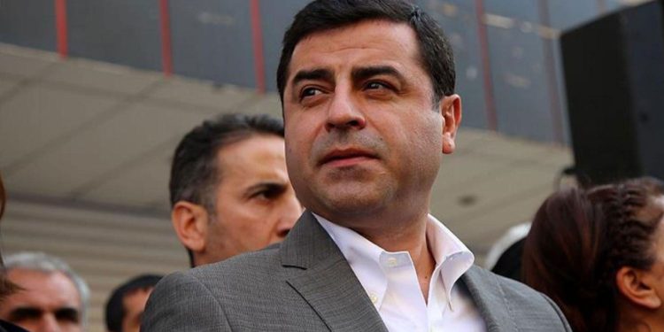 Demirtaş'tan Paris açıklaması: Saldırının tüm yönlerinin ortaya çıkarılması Fransa'nın sorumluluğunda