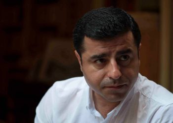 Demirtaş’tan muhalefete: Bu kritik döneme koltuk paylaşımı olarak bakmak, tarihi fırsatı heba etmektir