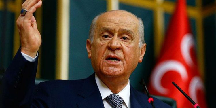 Devlet Bahçeli 'bazı gazeteci ve siyasetçileri' böyle hedef aldı: 'Doğalgazları kesilsin'