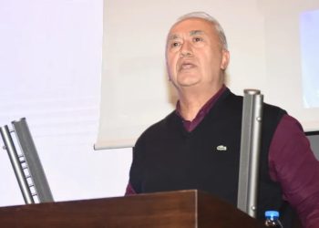 EBSO Meclis Üyesi Remzi Peköz, tekstil sektöründe kitlesel işçi çıkarmaların başladığını söyleyerek, “100-250 TL’lik destekle olmaz” dedi. Asgari ücret zamlarının ardından sektörde işlerin iyice zora girdiğini söyleyen Peköz, 39 yıllık firmasını kapatmayı düşündüğünü söyledi.