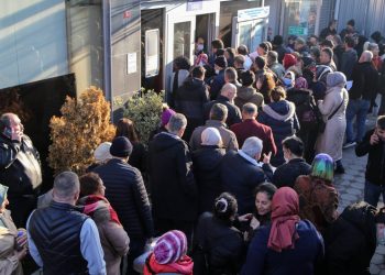EYT açıklaması sonrası SGK'de uzun kuyruklar: Prim borçlanması telaşı yaşanıyor