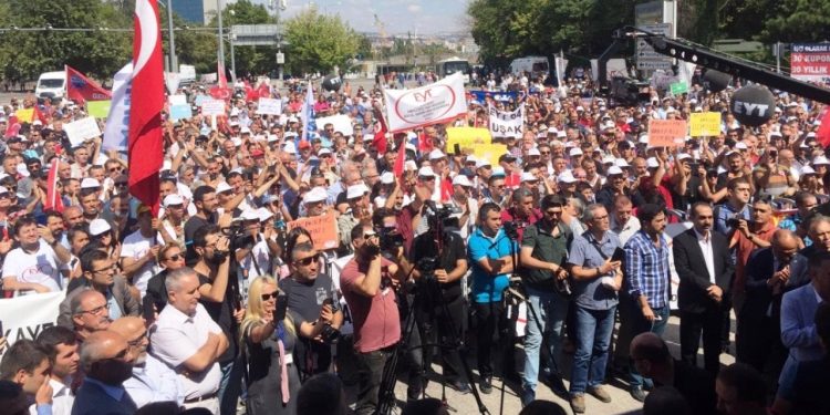 'EYT kadınlarda 50, erkeklerde 52 yaşa dönüyor'