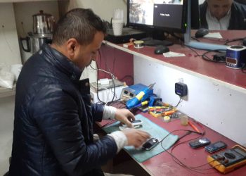 Ekonomik kriz cep telefonu fiyatlarını vurdu, yurttaş tuşlu telefona döndü!