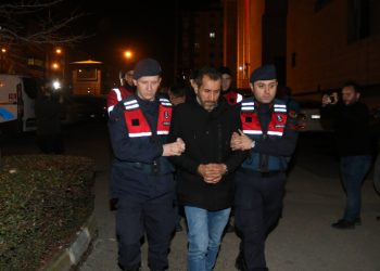 El yapımı patlayıcıyla kaçak kazı yaptılar!