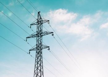 Elektrikte sanayi abonelerine yüzde 16 indirim yapıldı. Meskenlerde ise herhangi bir zam veya indirim yapılmadı.