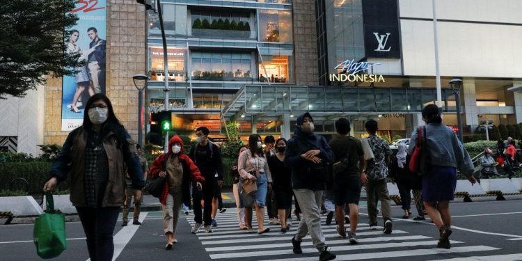 Endonezya evlilik dışı cinsel ilişkiyi hapisle cezalandırmaya hazırlanıyor