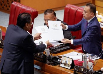 Endonezya evlilik dışı cinsel ilişkiyi suç sayan ceza yasasını geçirdi