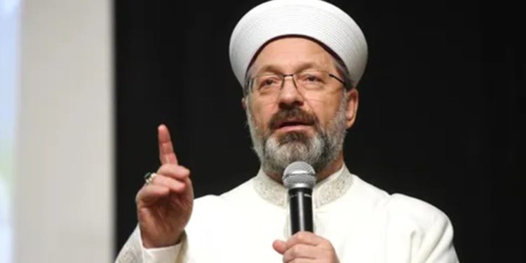 Erbaş 'çocuk istismarına' ses çıkarmadı, 'Türk aile yapısını' anlattı