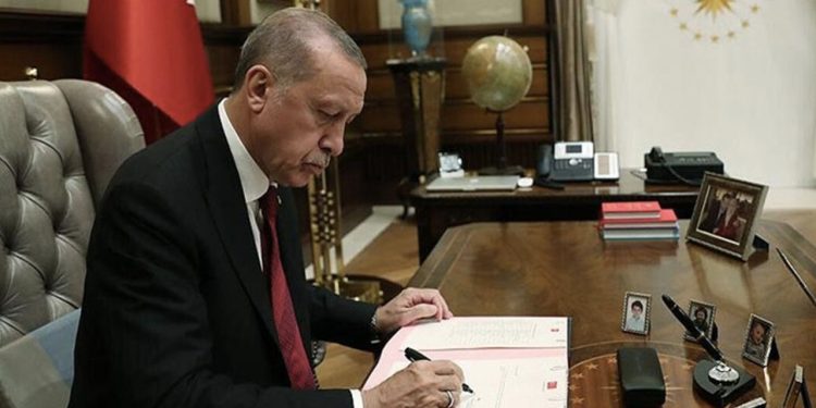 Erdoğan, dokuz büyükelçiyi görevden aldı