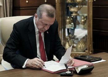 Erdoğan, iki grevi 'erteledi': 'Millî güvenliği bozucu nitelikte'